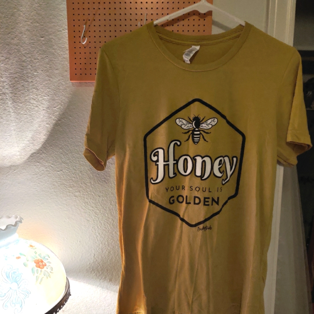 Yellow Small Bee T-shirt